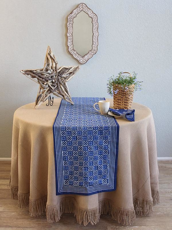 Table Runners for Round Tables Find The Right Table Runner