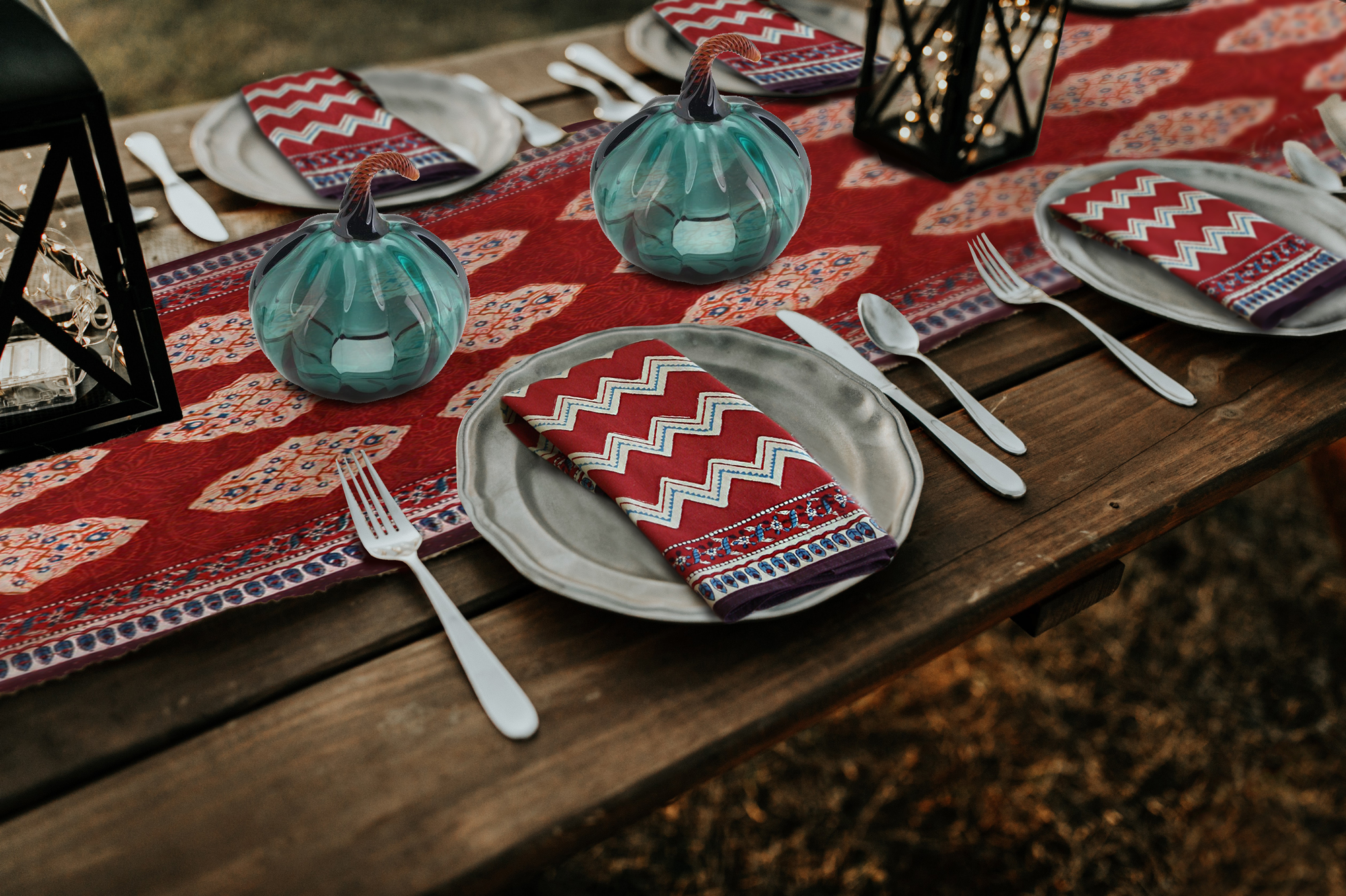 Thanksgiving Table Ideas Using A Thanksgiving Table Runner