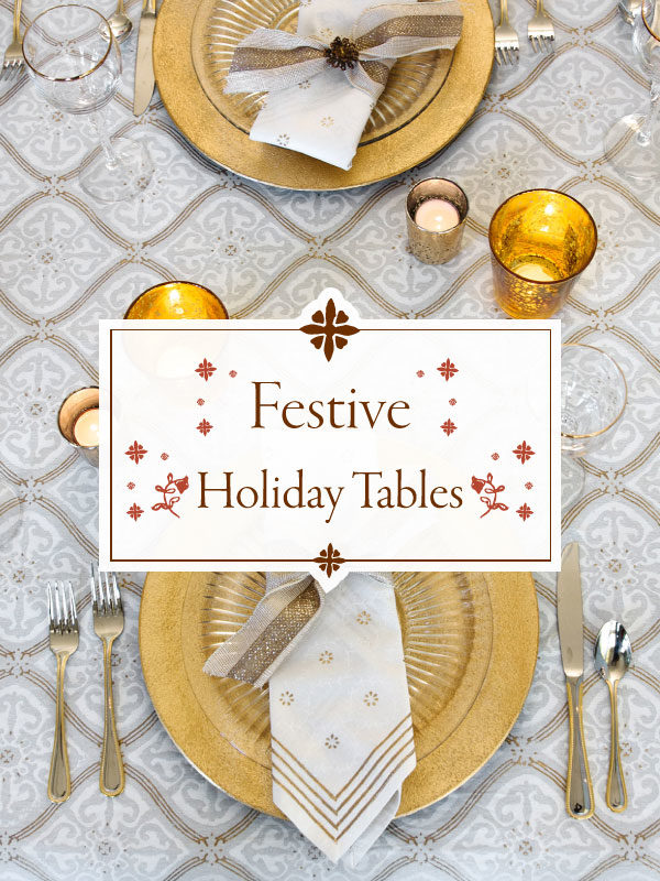 Winter White Snowflake Christmas Table Setting  Christmas table settings,  Gold holiday table, Holiday table settings