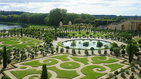 Photograph of a botanical garden in Frances, the famous Gardens of Versailles