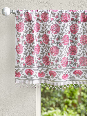 6 Charming Floral Curtains For Your Living Room And Kitchen