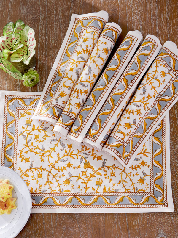 https://www.saffronmarigold.com/catalog/images/product_detail/vers_french_floral_ivory_placemat_main_20220608.jpg